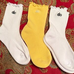 Ribbed Crew Socks in White and Yellow - Set of 3 lettuce egde ruffle top